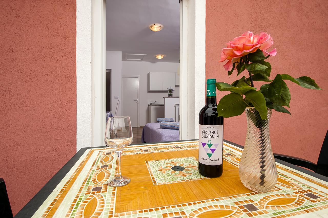 Apartments Roko Rovinj Exterior photo